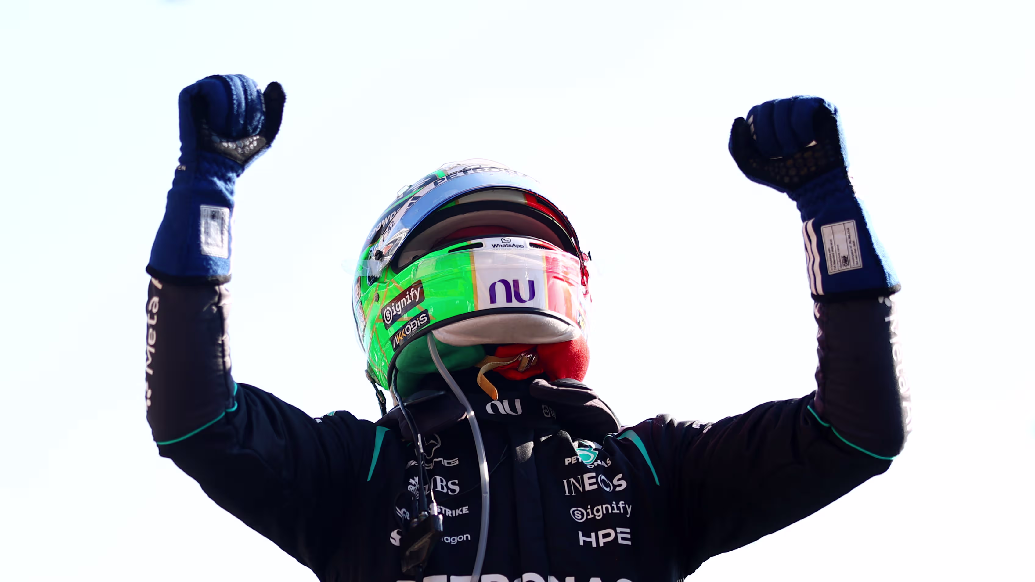 f1: Antonelli supera a Russell y se alza con la victoria en el Gran Premio de Italia con una impresionante remontada.