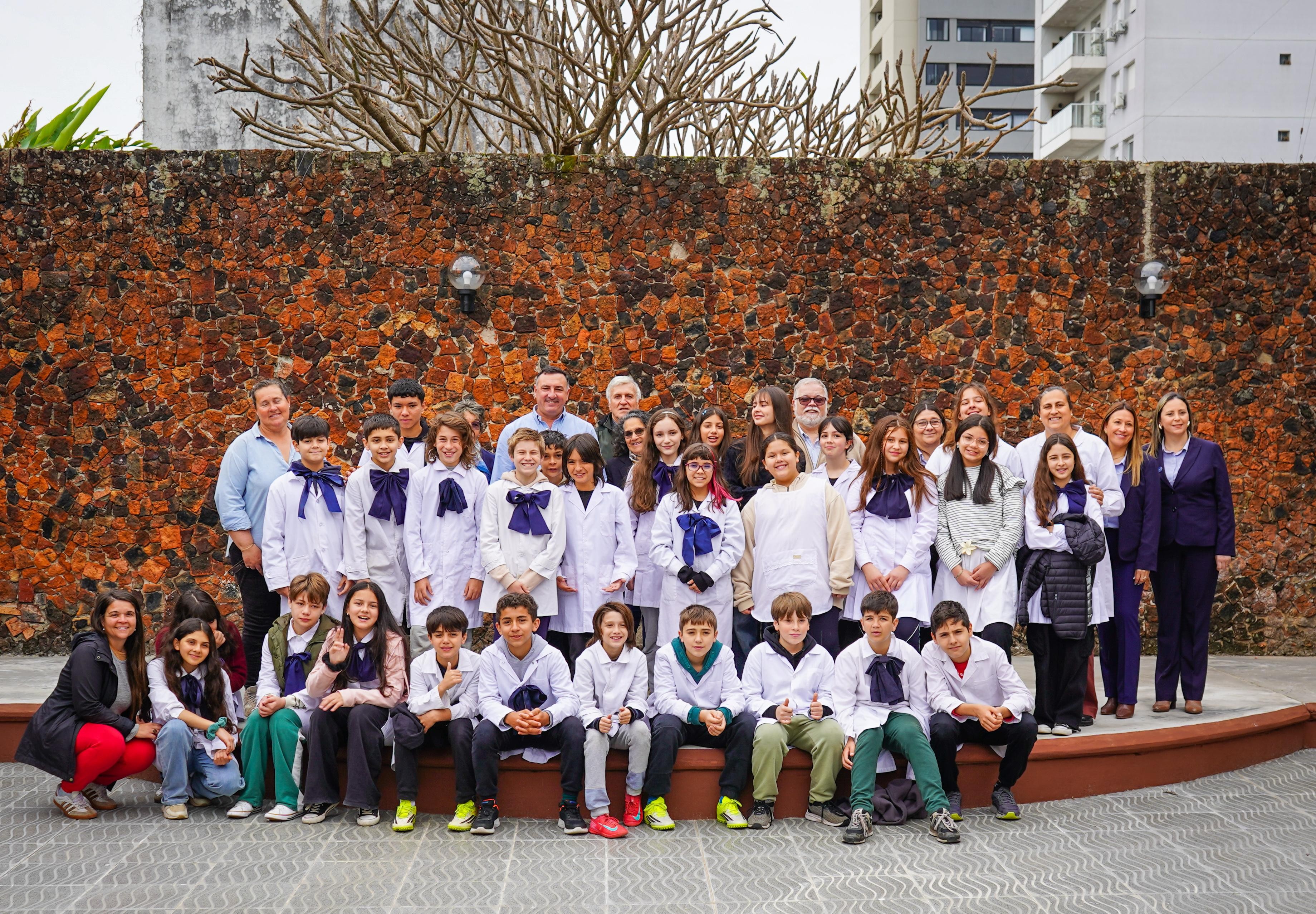 Con la participación del intendente Carlos Albisu, reabrió la Biblioteca Infantil Con la participación del intendente Carlos Albisu, reabrió la Biblioteca Infantil
