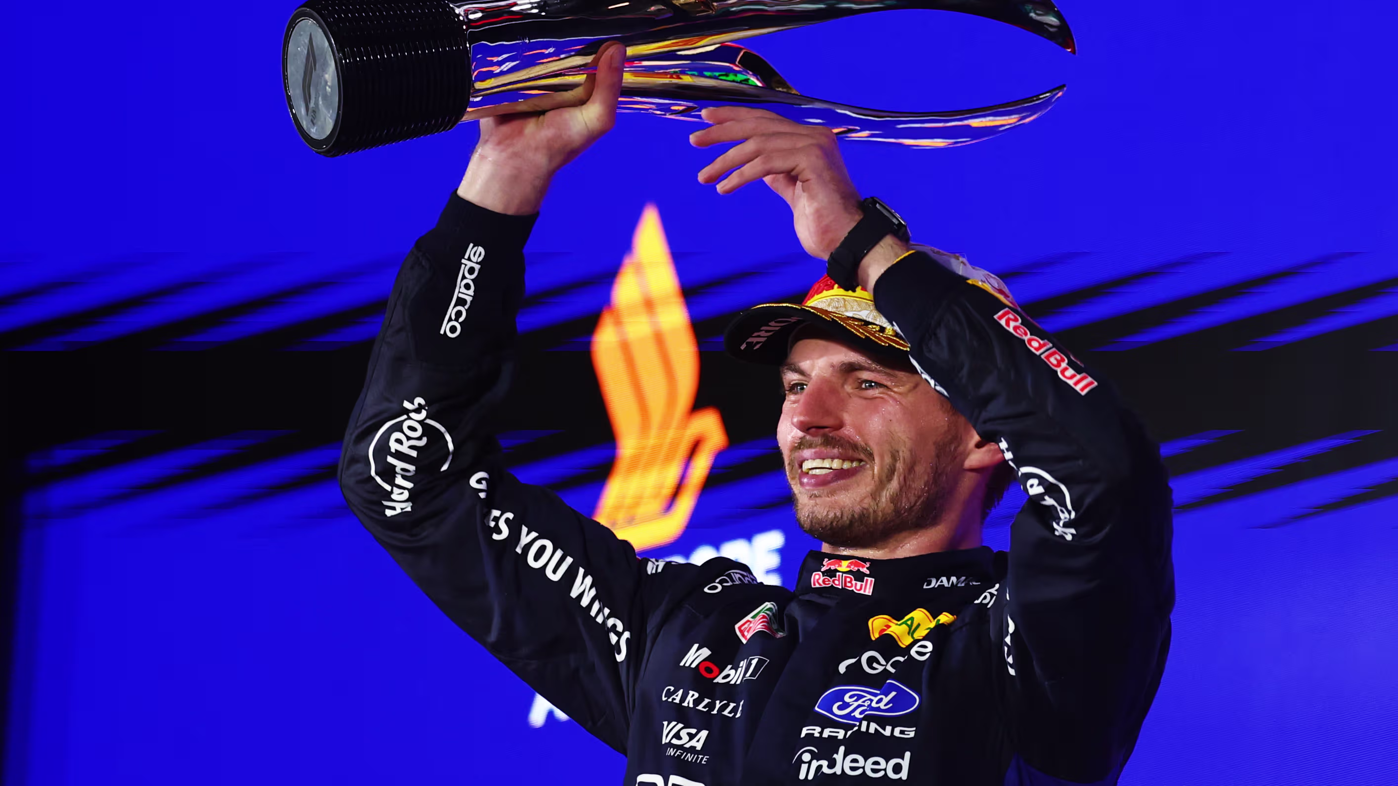 Max Verstappen, de Red Bull, continuó con su racha ganadora al imponerse en el Gran Premio de Singapur en su participación número 250 en un Gran Premio