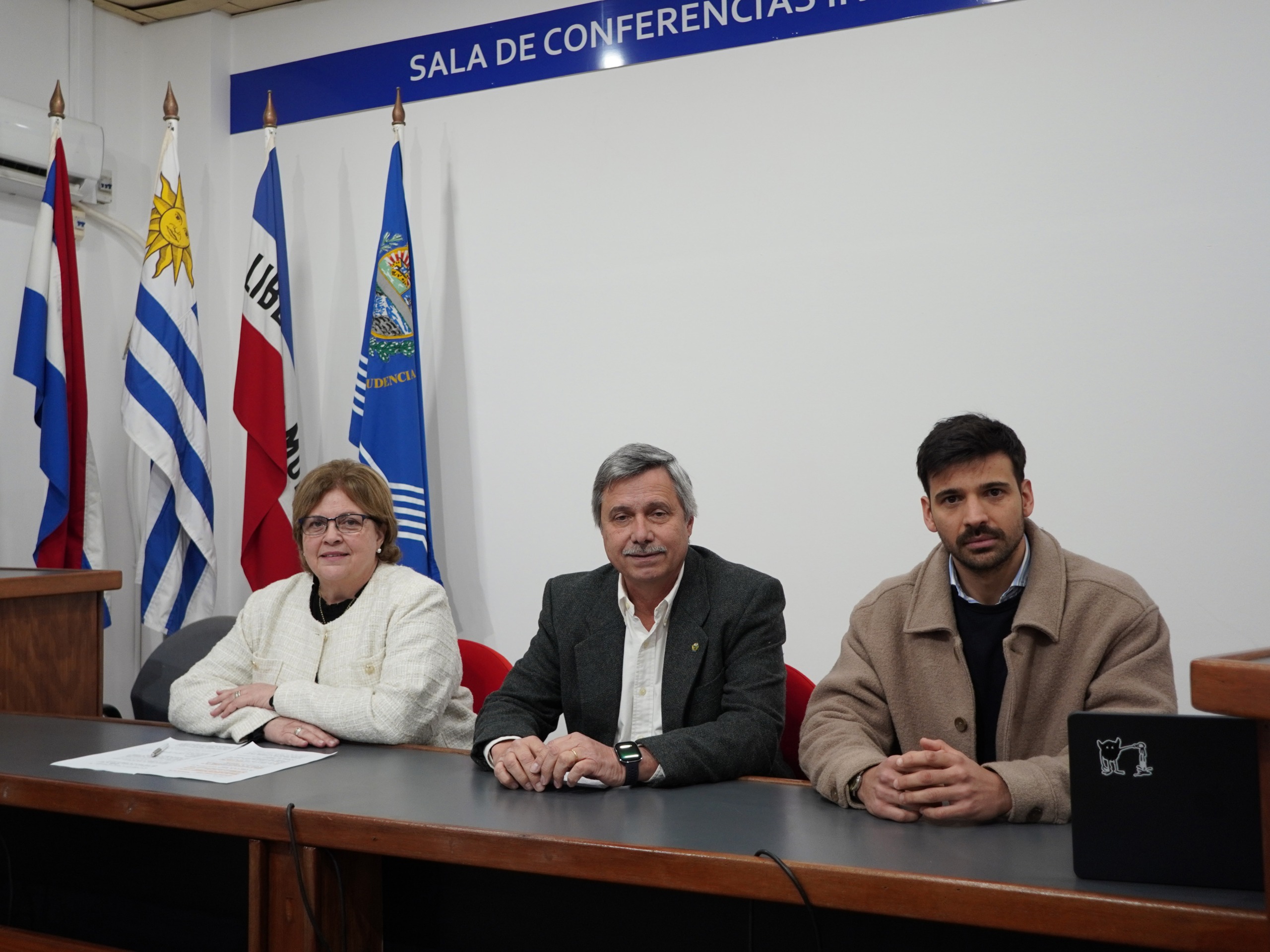 Gobierno reafirmó su compromiso por fortalecer gestión, optimizar recursos y mejorar servicios Gobierno reafirmó su compromiso por fortalecer gestión, optimizar recursos y mejorar servicios