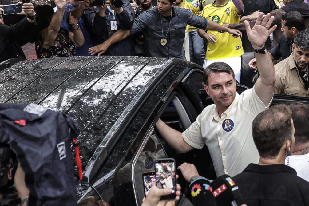Flávio Bolsonaro llega a Miami tras huir de Brasil Flávio Bolsonaro llega a Miami tras huir de Brasil