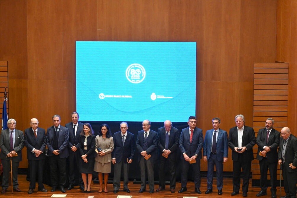 El Banco Mundial aprobó un financiamiento de 300 millones de dólares a Uruguay El Banco Mundial aprobó un financiamiento de 300 millones de dólares a Uruguay