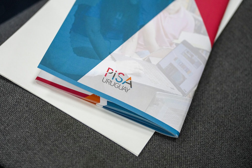 Estudiantes uruguayos mejoran su rendimiento en ciencias, según informe PISA Estudiantes uruguayos mejoran su rendimiento en ciencias, según informe PISA
