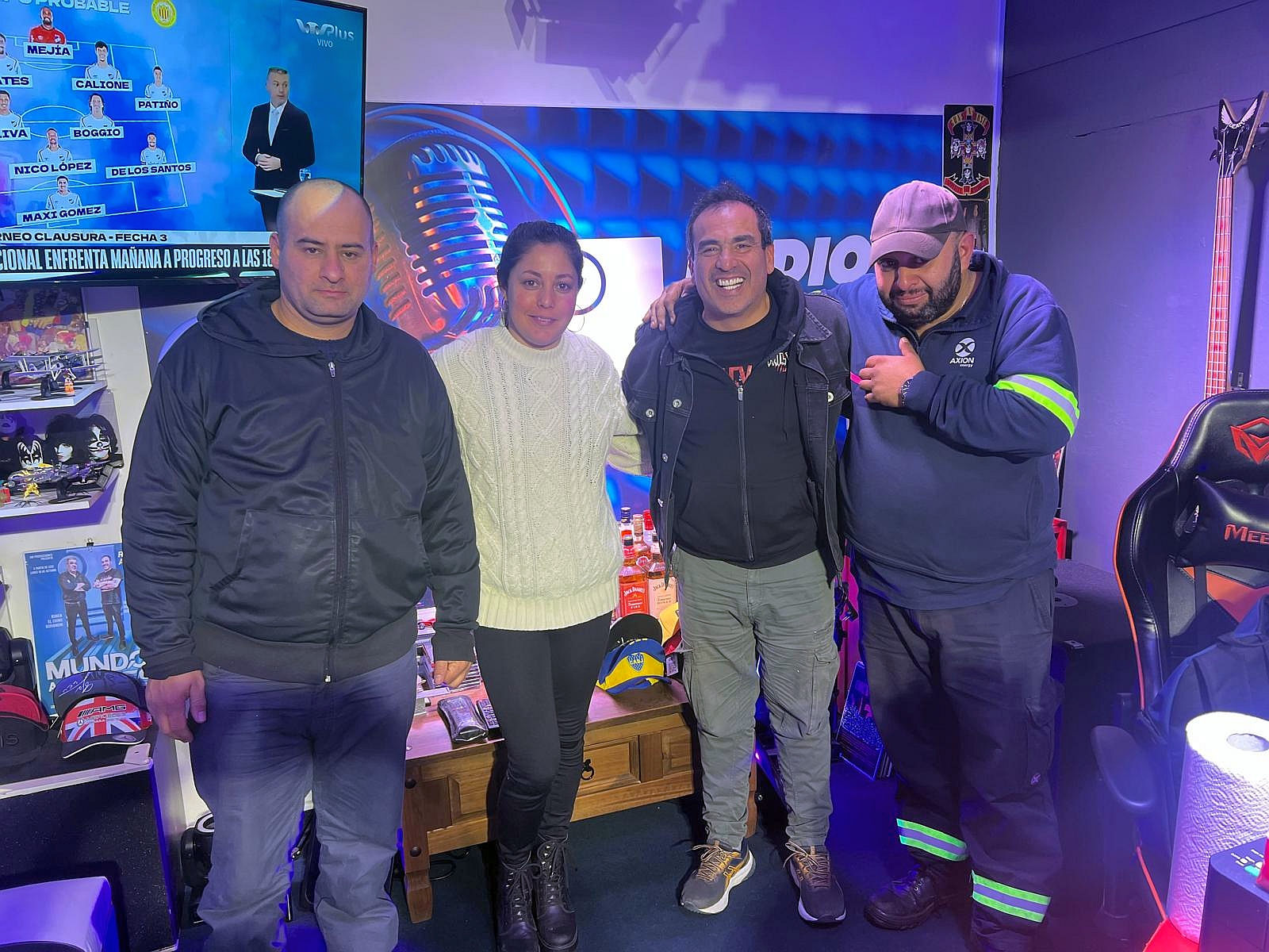 productora del evento que trae a Salto a Enzo y la Sub 21 , Farovi y Matías Valdés