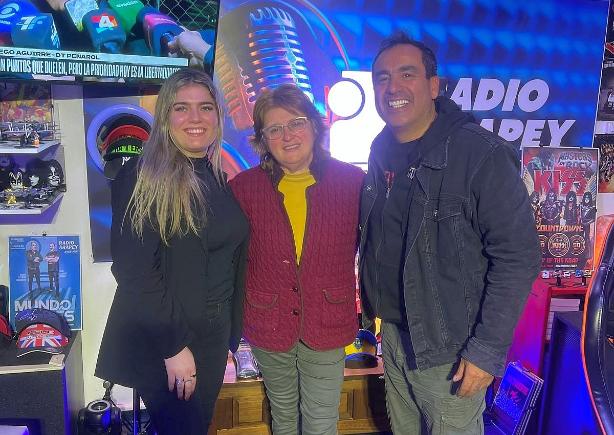 Nos visitaron Harmony Ana María terapia del dolor Y Pia una fans de las flores de bach